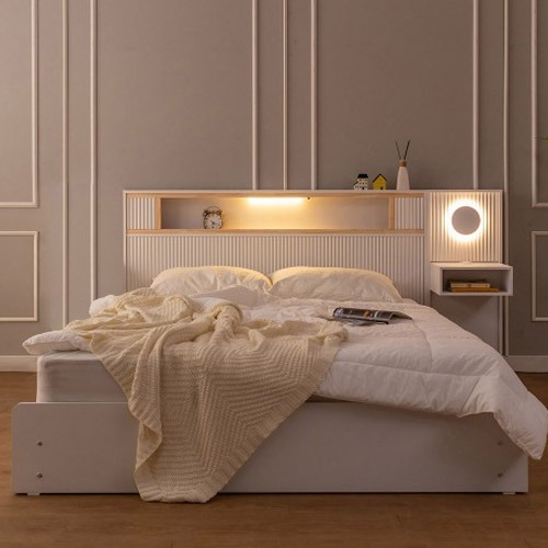 호텔형 LED 조명 콘센트 편백 나무 템바 보드 더블 침대 프레임 킹 (조명협탁1개)